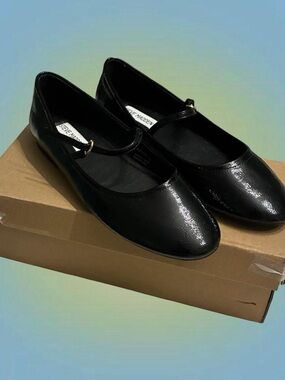Steve Madden Black Patent Mary Jane Flats with Strap